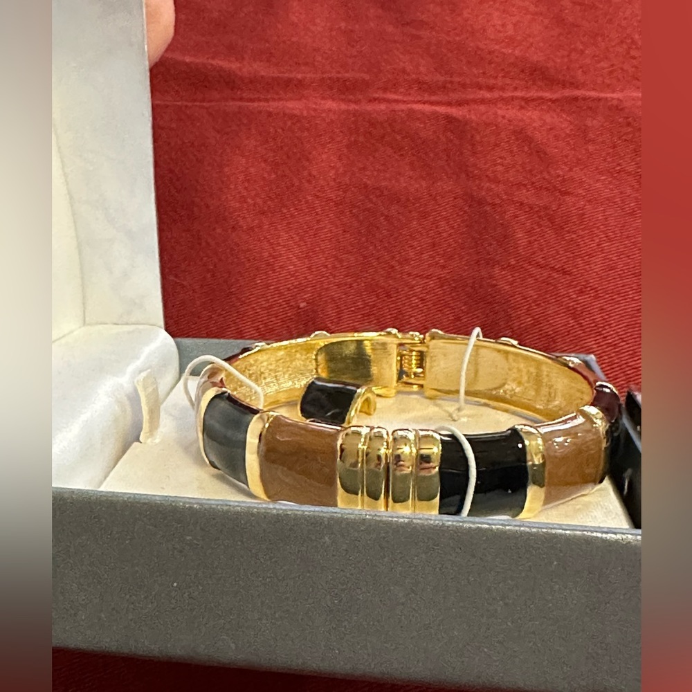 Worthington Bangle and Earrings set - Picture 2 of 3